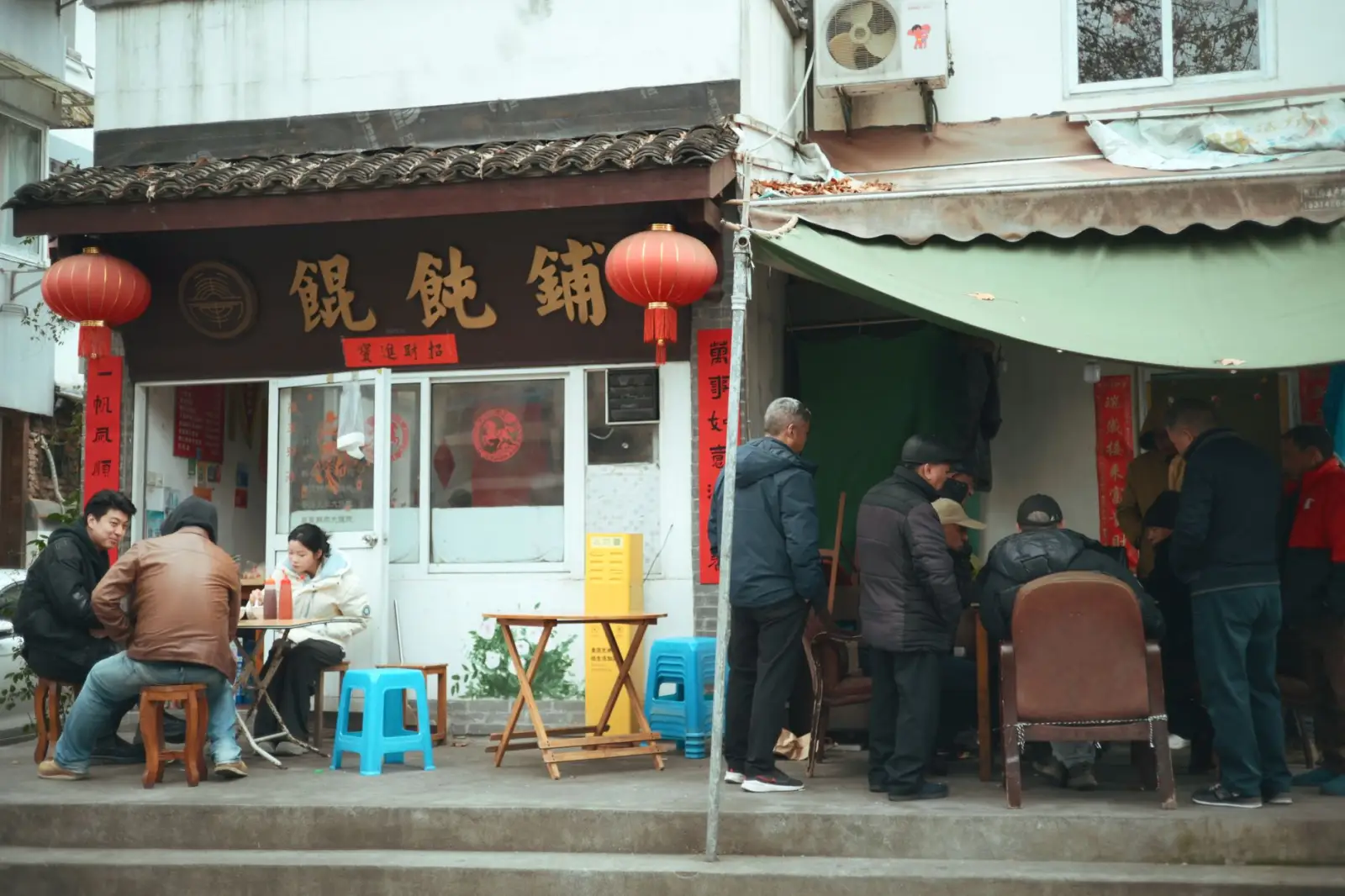 2025年餐饮连锁化率持续走高,品牌策划如何借势实现门店规模扩张正文配图 1